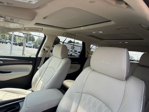 Used 2023 Buick Enclave Avenir FWD image 11