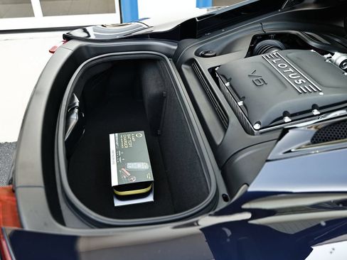 Used 2025 Lotus Emira RWD image 39