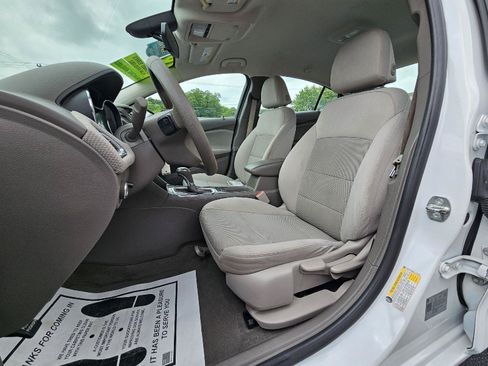 Used 2018 Chevrolet Cruze LT FWD image 5