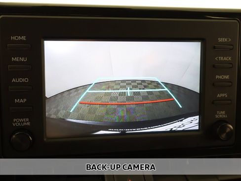 Used 2019 Toyota RAV4 LE image 5