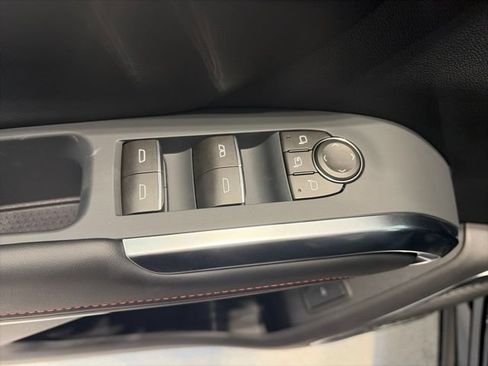 New 2027 Chevrolet Traverse RS w/ LPO, Floor Liner Package AWD/4WD image 8