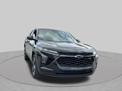 Used 2024 Chevrolet Trax RS FWD image 23