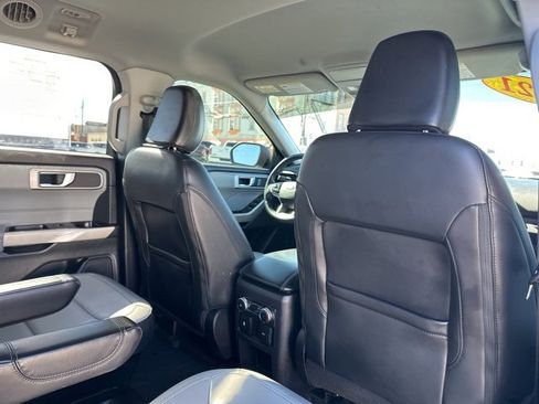Used 2021 Ford Explorer XLT w/ Equipment Group 202A image 27