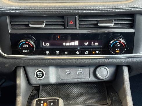 Used 2023 Nissan Rogue SV AWD/4WD image 27