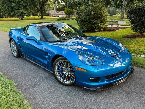 Used 2009 Chevrolet Corvette ZR1 w/ Preferred Equipment Group RWD image 30