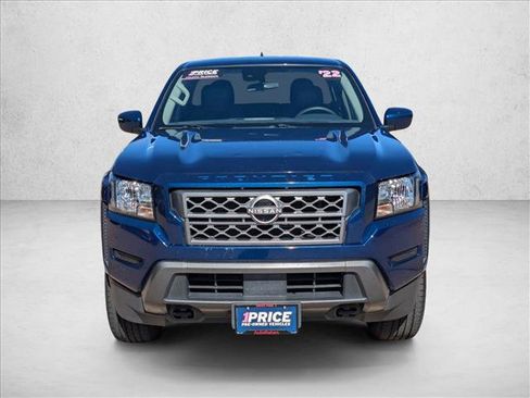 Used 2022 Nissan Frontier SV image 2