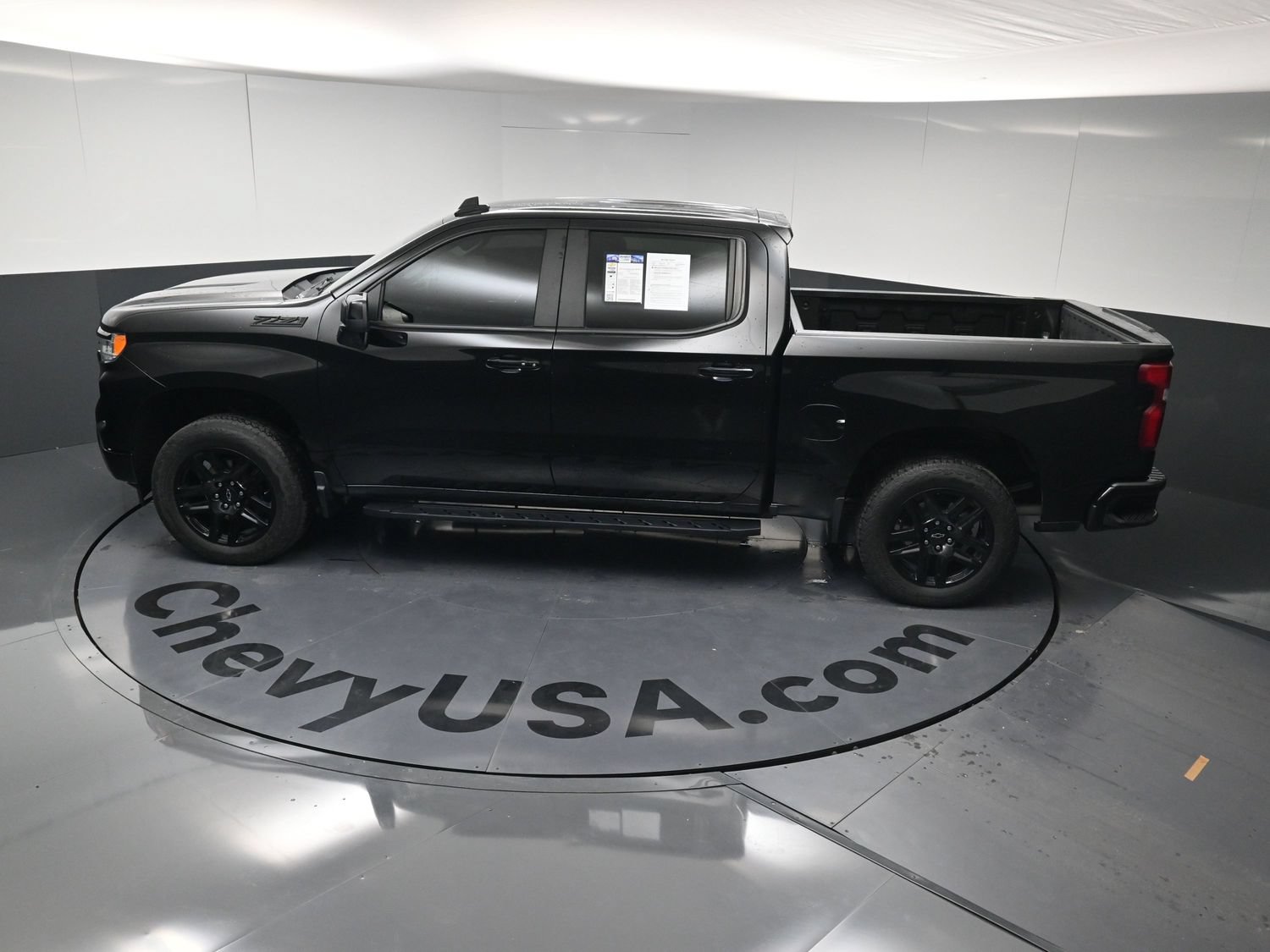 Used 2023 Chevrolet Silverado 1500 RST w/ Z71 Off-Road Package AWD/4WD image 12