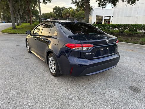 Used 2022 Toyota Corolla LE FWD image 3