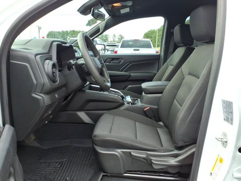 Used 2025 Chevrolet Colorado Trail Boss AWD/4WD image 18