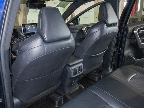 Used 2019 Toyota RAV4 XSE w/ Carpet Mat Package AWD/4WD image 9