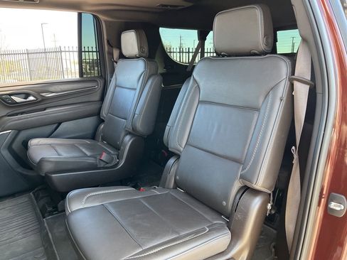 Used 2022 GMC Yukon XL Denali image 28