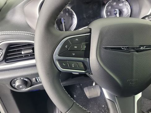 New 2026 Chrysler Pacifica Select image 17