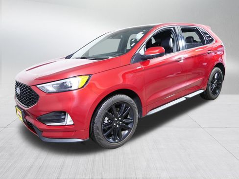Used 2024 Ford Edge ST-Line w/ Class II Trailer Tow Package AWD/4WD image 3