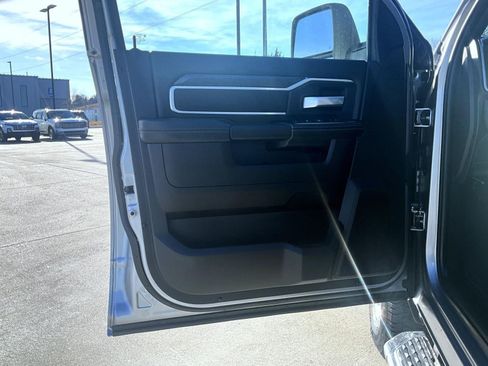 Used 2024 RAM 2500 Big Horn image 10