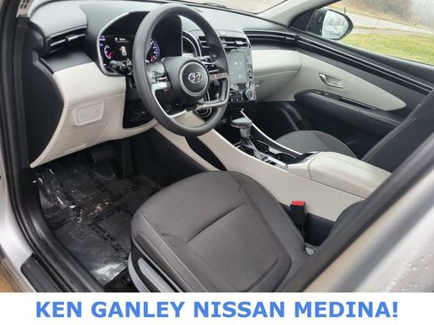 Used 2024 Hyundai Tucson SE image 25