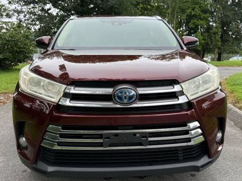 Used 2017 Toyota Highlander Limited AWD/4WD image 2