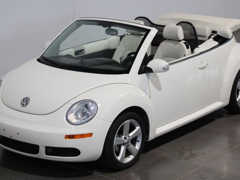 Used 2007 Volkswagen Beetle Triple White Edition FWD image 23