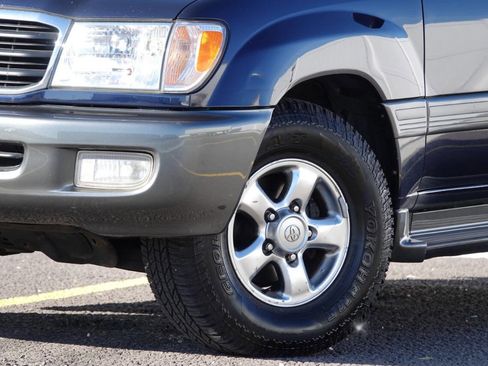 Used 2002 Toyota Land Cruiser AWD/4WD image 35