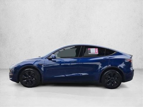 Used 2024 Tesla Model Y Long Range AWD/4WD image 9