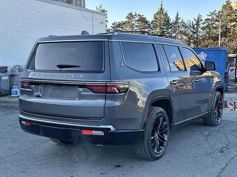 Used 2022 Jeep Wagoneer Series III w/ Premium Group I image 2