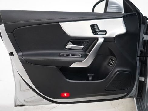 Used 2025 Mercedes-Benz CLA 250 image 18