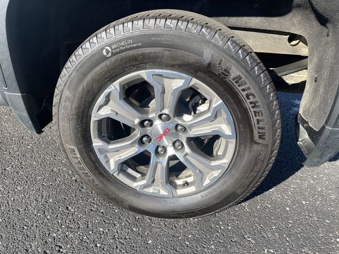 Certified 2024 GMC Sierra 1500 SLT image 33