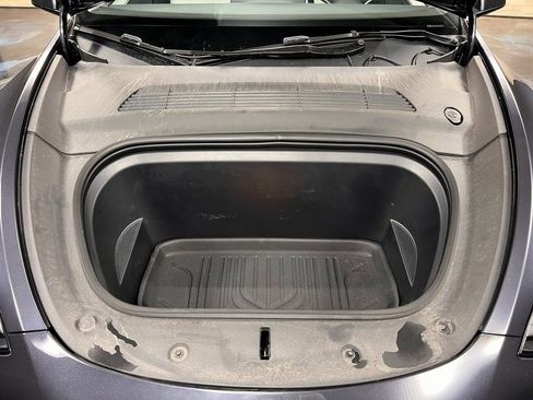 Used 2024 Tesla Model Y Long Range image 18