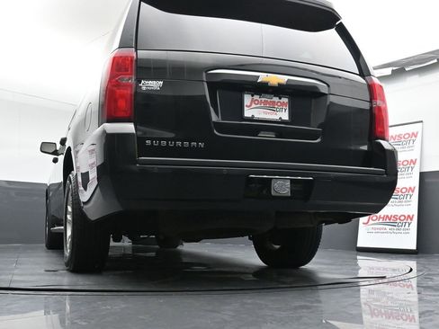 Used 2015 Chevrolet Suburban LT image 46