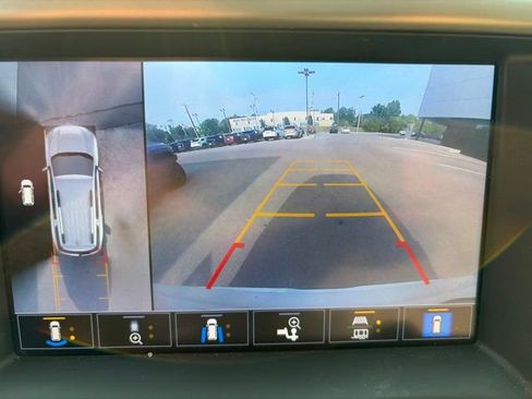 Used 2021 GMC Acadia Denali w/ Denali Technology Package AWD/4WD image 10