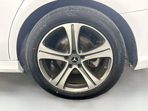 Used 2018 Mercedes-Benz E 300 image 11