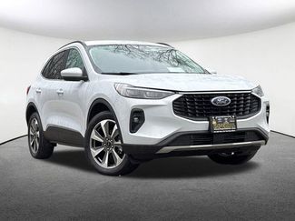 Used 2025 Ford Escape Platinum video 2