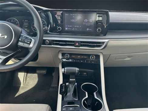 Used 2022 Kia K5 LXS image 11