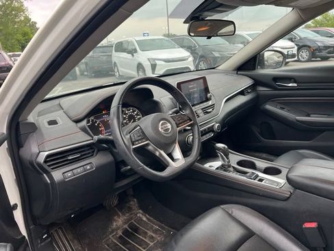 Used 2020 Nissan Altima 2.5 SR AWD/4WD image 2