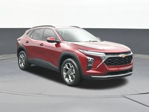 Used 2024 Chevrolet Trax LT w/ LT Convenience Package FWD image 19