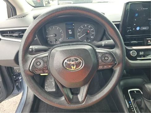 Used 2025 Toyota Corolla LE image 6
