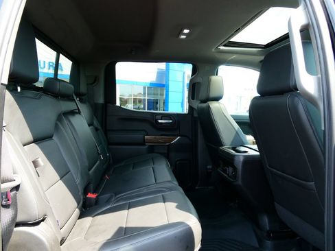 Used 2020 Chevrolet Silverado 1500 LT Trail Boss w/ Midnight Edition AWD/4WD image 16