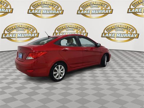 Used 2013 Hyundai Accent GLS w/ Premium Pkg image 3