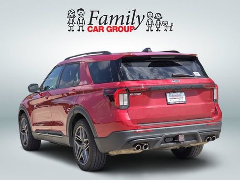 Used 2025 Ford Explorer ST AWD/4WD image 3