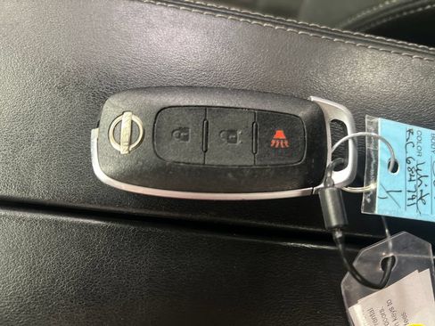 Used 2024 Nissan Rogue S FWD image 31