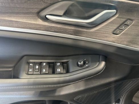 New 2025 Jeep Grand Cherokee Limited w/ Trailer Tow Package image 9