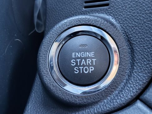 Certified 2025 Subaru Outback Limited image 20