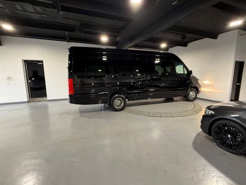 Used 2020 Mercedes-Benz Sprinter 3500 image 9