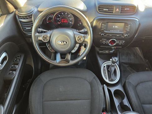 Used 2017 Kia Soul + image 21