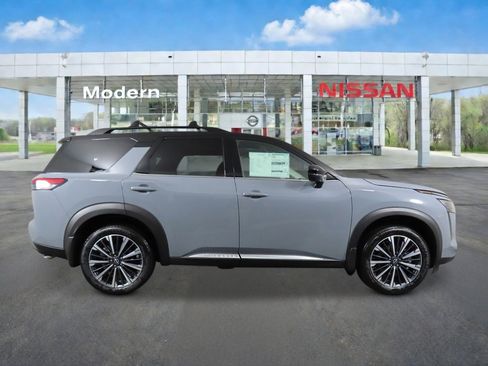New 2026 Nissan Pathfinder Platinum w/ Cargo Package AWD/4WD image 6