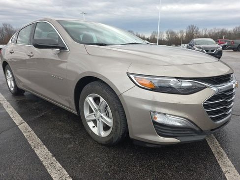 Used 2023 Chevrolet Malibu LS image 1