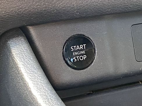 Certified 2024 Nissan Rogue SV AWD/4WD image 9