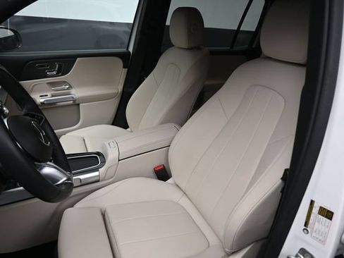 Certified 2025 Mercedes-Benz GLB 250 image 33