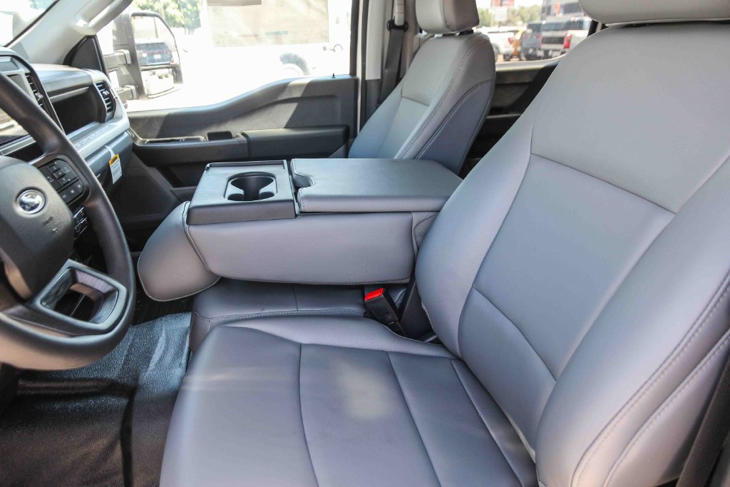 New 2025 Ford F350 XL w/ XL Chrome Package RWD image 20