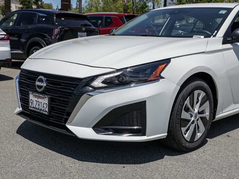 Used 2024 Nissan Altima 2.5 S FWD image 10