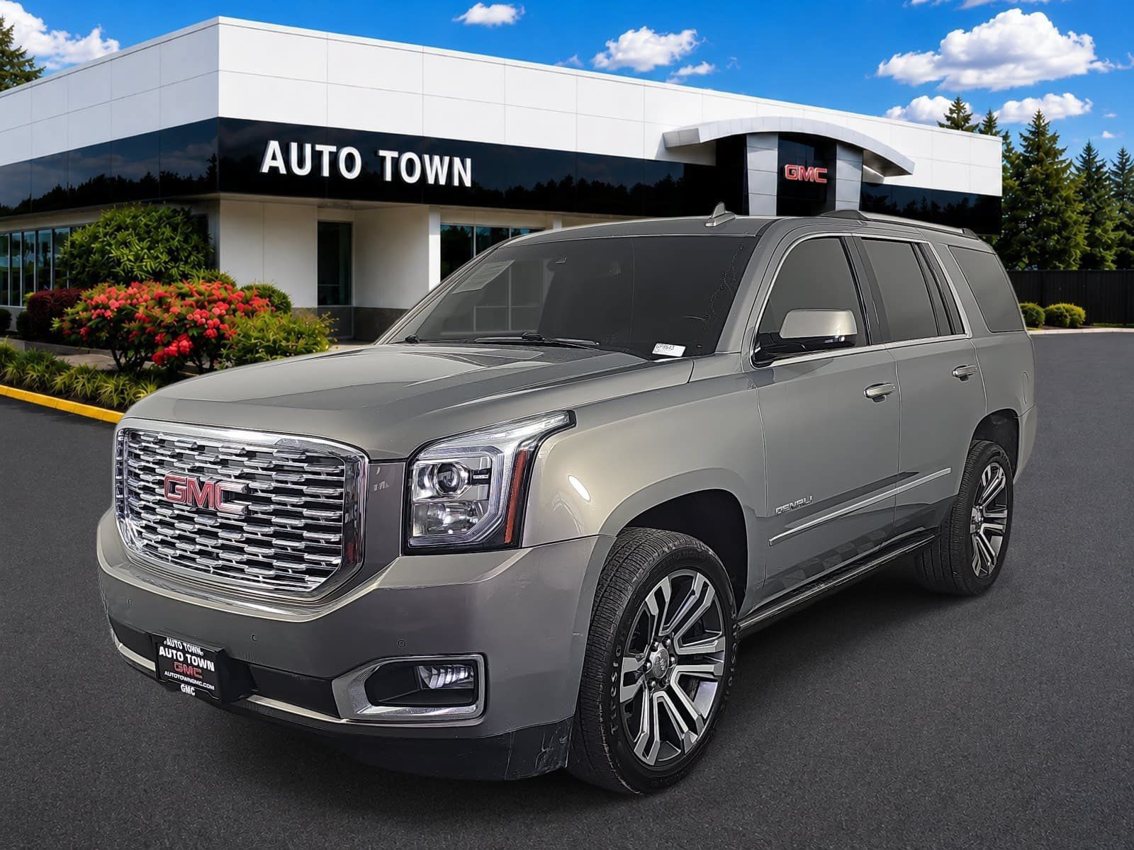 Used 2019 GMC Yukon Denali w/ Denali Ultimate Package AWD/4WD image 1